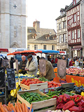 Marché place Saint Vincent à Chalon sur Saône