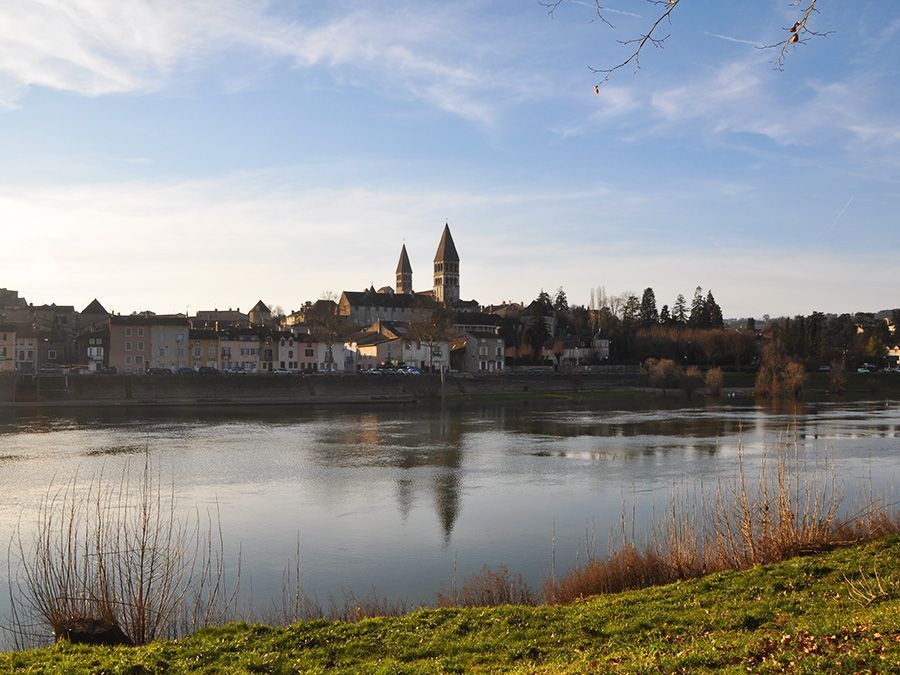 Tournus and Saône river